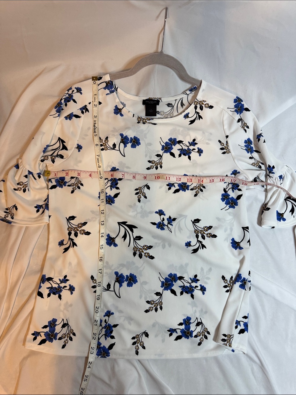 Ann Taylor White Blouse with Blue Floral Print - Picture 4 of 4